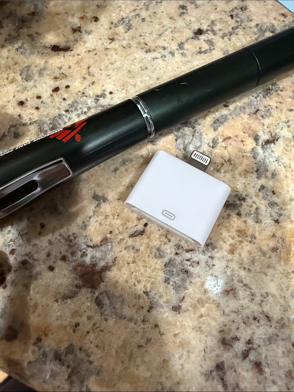 Apple White Lightning to 30‑Pin Adapter - Picture 9 of 9